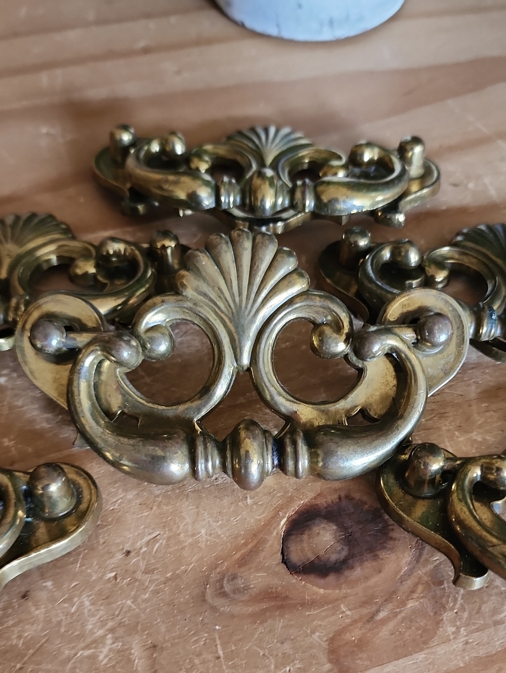 Set of 6 Brass Chippendale Bail Drawer Pulls - Picture 7 of 11